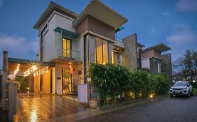 Misty Villa By Tropicana Stays
